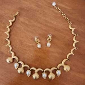Brushed Gold-Tone Pearl Teardrop Necklace and Earring Set